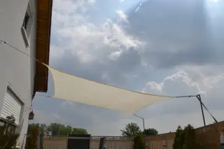 Vierecksegel konkav 4 x 5 m - offenes u. robustes Schattierungsgewebe aus HDPE - Farbe weizen - Wasser durchlässig