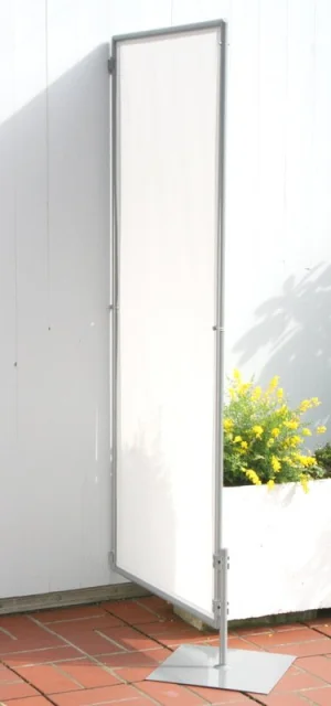 Stabilisierung des freien Rahmens Paravent mit quadratischer Fußplatte