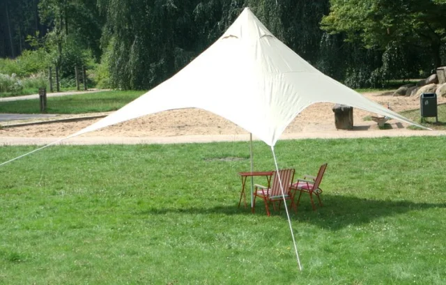 Camping-Freizeit-Sonnensegel (4) Pyramide 4 x 4 m - sandfarben als Sonnenschutz und Regenschutz für die ganze Familie oder als Partyzelt im Garten