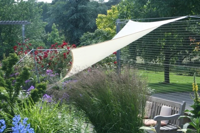 Schräg aufgehängtes Vierecksonennsegel 2,5 x 3 m