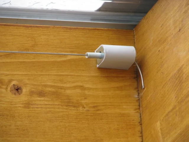 Seilspanner Universal mit gespanntem Edelstahlseil