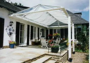 Sonnensegel 330 x 140 cm Fertigmaß - Farbe uni hell elfenbein  - mit 26x Speziallaufhaken