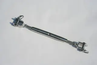 Spannschloß 8 mm zum dosierten Spannen von Sonnensegel konkav