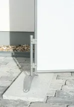 Combi-Ständer mit Granitplatte als Möglichkeit eine Umkleidekabine auf festem Boden stabil aufzustellen