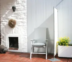 Quadratische Fußplatte zur Stabilisierung des Türanschlages