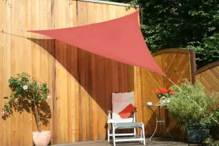Dreiecksegel konkav 3 m - offenes Schattierungsgewebe - HDPE -  Farbe terracotta