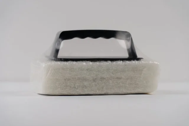 Zwei Reinigungsschwämme