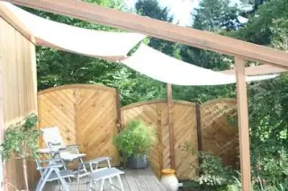 Schrägpergola für Seilspann-Sonnensegel
