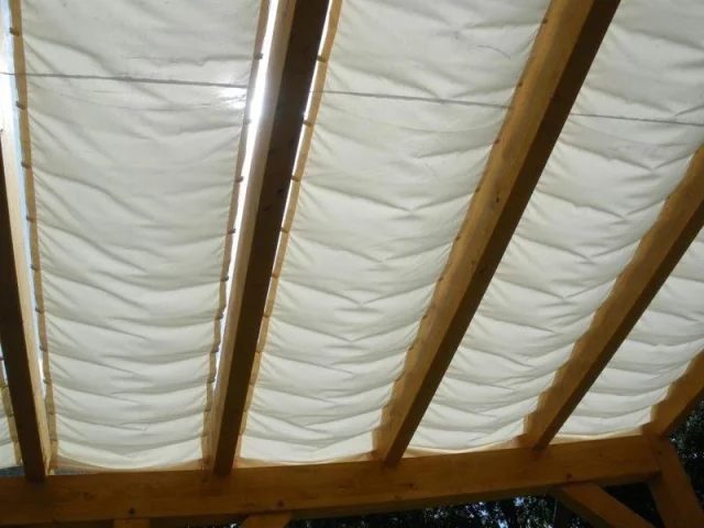 Überdachung Terrassendach mit Faltsonnensegeln