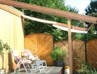 Schrägpergola für Seilspann-Sonnensegel