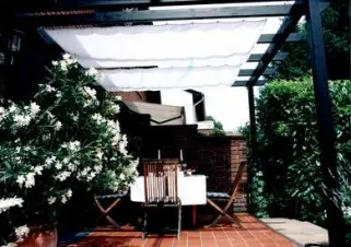 Schrägpergola für Seilspann-Sonnensegel
