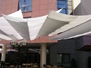 Architektur und DIY Sonnenschutz