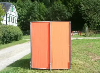 Sichtschutz Paravent als mobile, flexible Umkleidekabine: InDoor & OutDoor