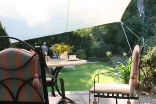 Aufstellung Vierecksegel im Garten - Montagestange Sonnensegel