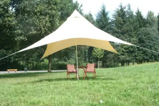 Sonnensegel-Pavillion