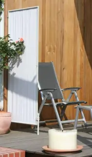 Balkon Windschutz mit mobilem Paravent