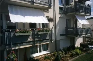 Typische Situation vorgebauter Balkone - mit Bausatz Balkon II