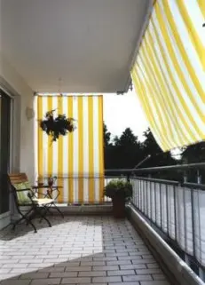 Kombinierter Sonnenschutz und Sichtschutz mit Senkrecht-Sonnensegel 230 x 140 cm und Bausatz Balkon II Sonnensegel 270 x 140 cm 