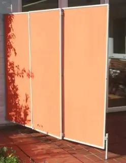 Standrohr am freien Ende hält den 3x Paravent 