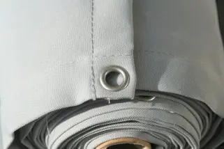 Balkonverkleidung gerollt, um Falten zu vermeiden: 90 x 500 cm - Farbe hell silbergrau