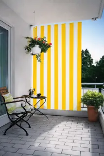 Balkon Sichtschutz mit Faltsonnensegeln