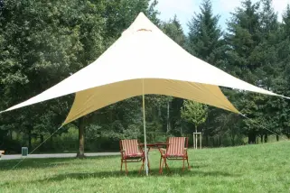 Camping-Freizeit-Sonnensegel (4) Pyramide 4 x 4 m - sandfarben als Sonnenschutz und Regenschutz für die ganze Familie oder als Partyzelt im Garten